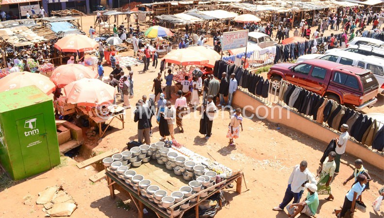 Some vendors plying their trade outside Lilongwe Central Market: How much of the revenue collected from them goes to the council?