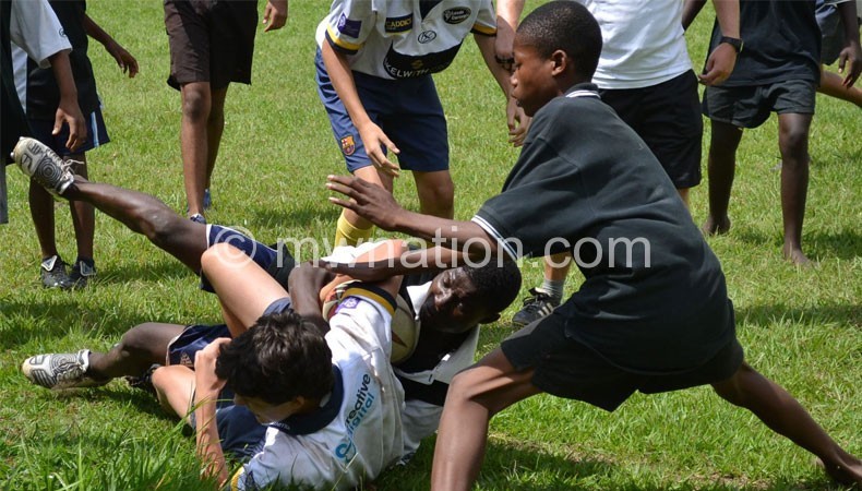 Rugby_playing_kids