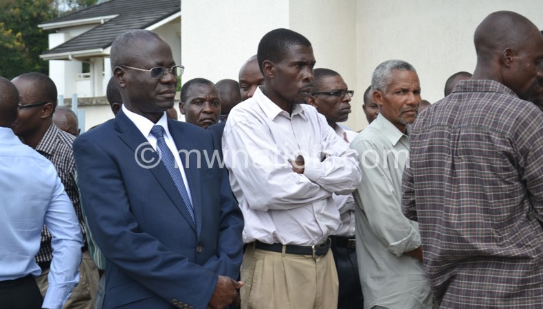 Times Group Managing Director Leonald Chikadya was among many who came to COM to pay their last respects