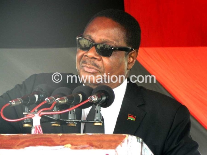 Mutharika briefing the press on Monday