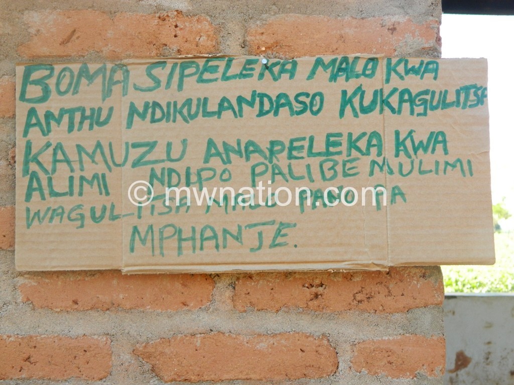 Mulli 4, Farmers' placards with messages (5)