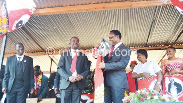 New but old catch: Chakwera (R) welcomes Gwengwe back to the MCP fold