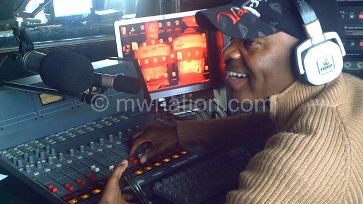 Kalindawalo on the console at MBC Radio 2 