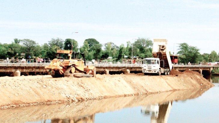 Construction work in progress at Kamuzu Barrage in Machinga