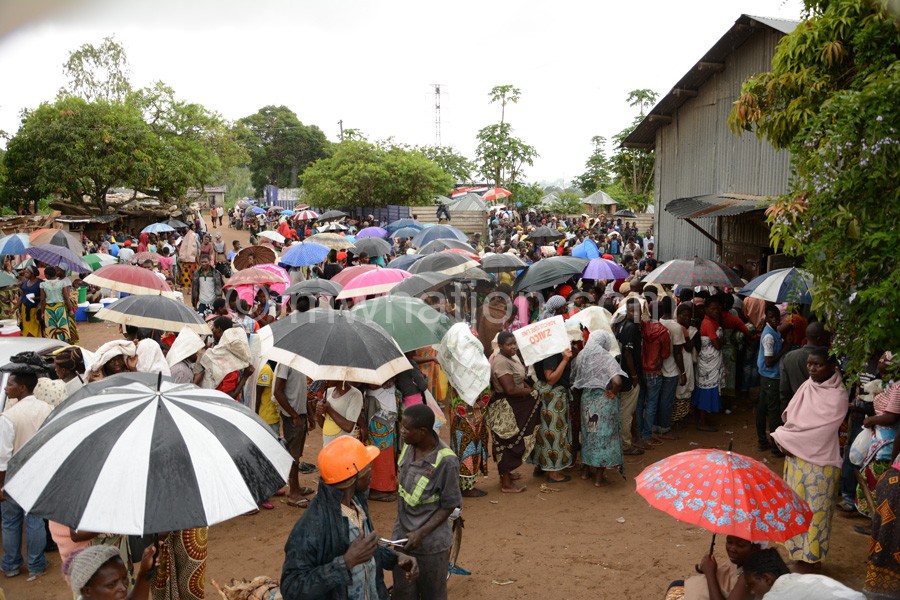 People buying maize at Ndirande Admarc Depot 