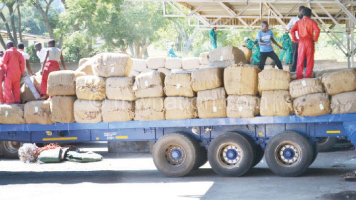 Tobacco transporters allegedly receive bribes from growers