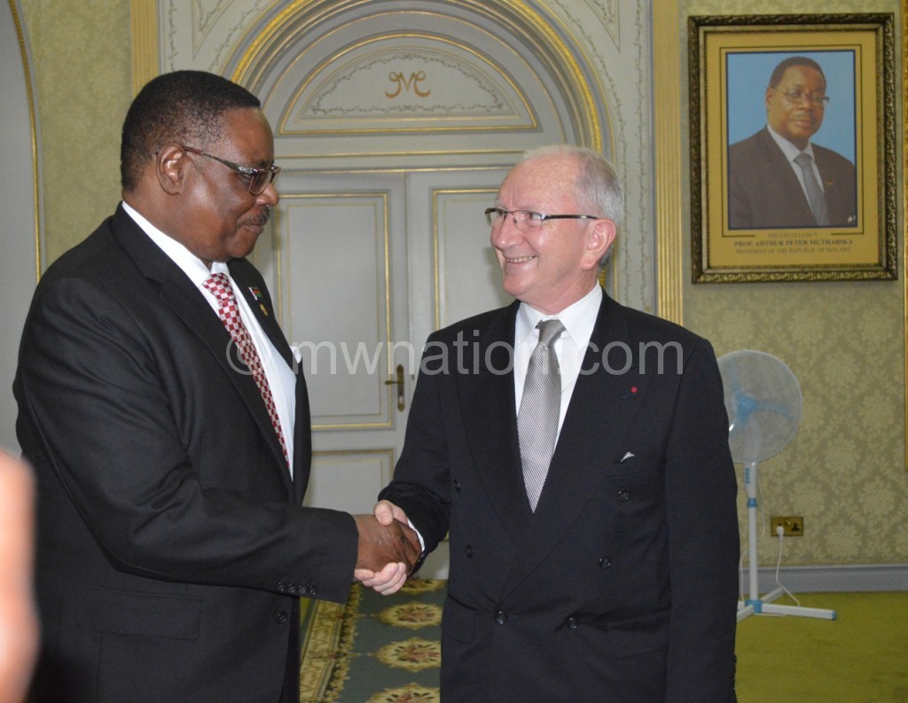 Mutharika meets the Belgian Ambassador Cartier
