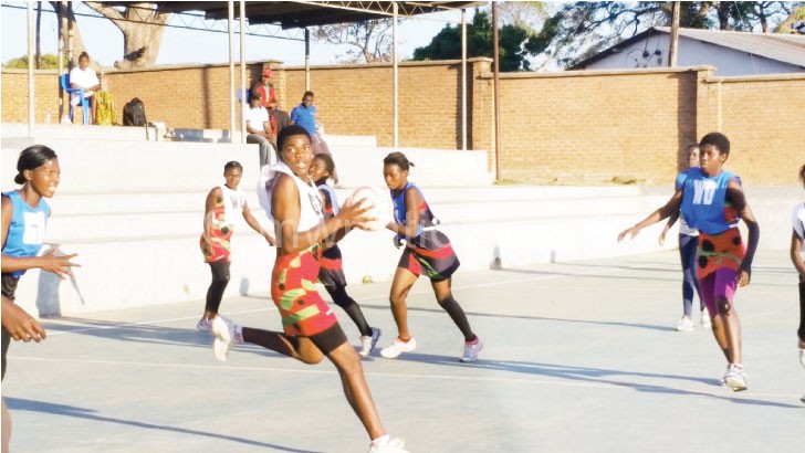 M alawi Under-21 national netball team’s chances of qualifying for the 2017 World Youth Championship now hang by a thread following their third successive loss at the Africa Youth Netball Championship in Gaborone, Botswana. The Junior Queens lost to Uganda’s Baby She Cranes 34-29 at University of Botswana in Gaborone. They were expected to face the hosts last evening. Only the top three teams will qualify for the global event. An upbeat Junior Queens coach Mary Waya told Zodiak Broadcasting Station (ZBS) ahead of the match yesterday that her charges were struggling die to the chilly conditions in the island nation. The Junior Queens are struggling in Botswana She could, however, not be reached for comment after the match yesterday. Malawi trailed 6-8 at the end of the first quarter and were down 17-15 at interval. The Junior Queens started the tournament on an impressive note by winning their first two games against Lesotho (81-21) and Namibia (49-30) before losing to Zimbabwe (52-23) and South Africa (55-32). 