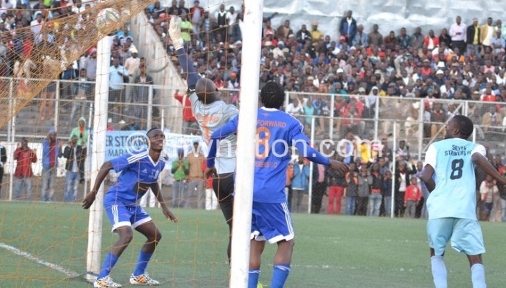 Limbani's header beats Wanderers goalkeeper Richard Chipuwa