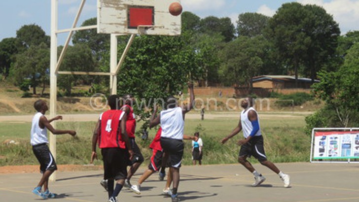 Guests: Brave Hearts (in red) playing against Pistons