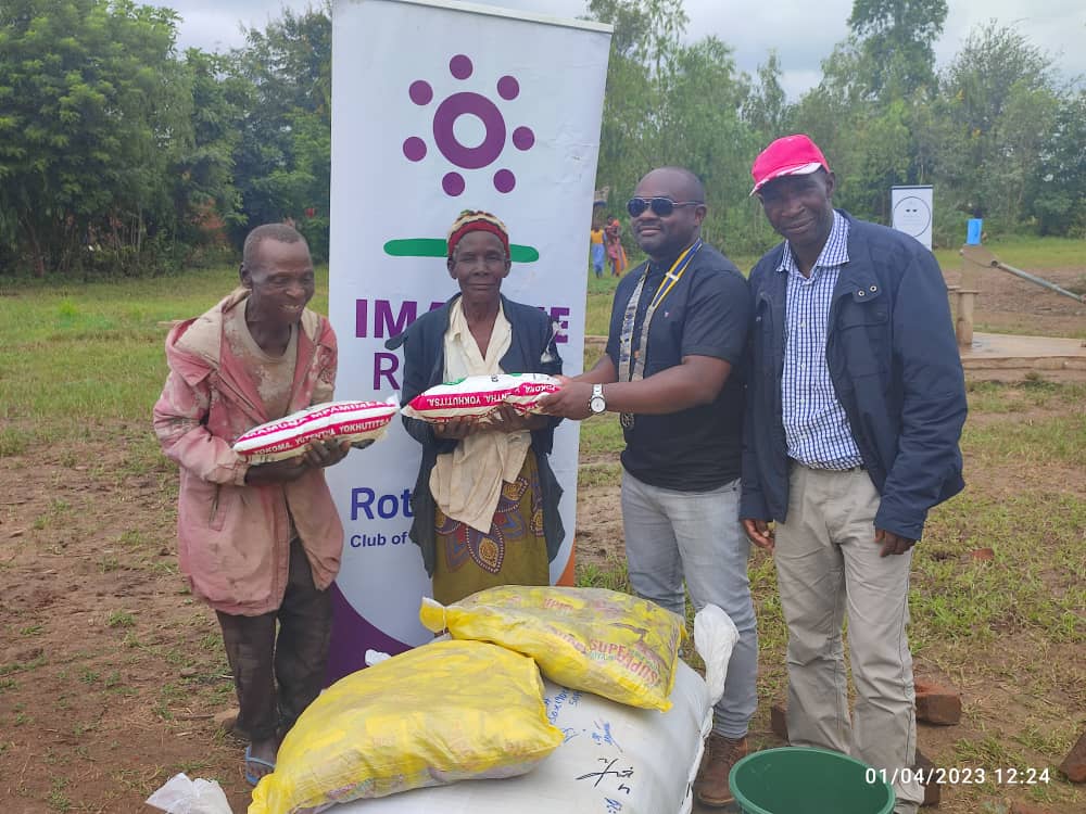 Rotary clubs give cyclone survivors K21m items