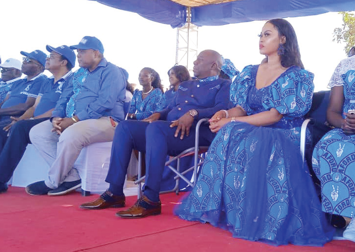 Chihana (2ndL) flanked by his wife Tadala
and other party officials at the rally